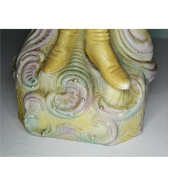 Vintage Porcelain Figure Of Neoclassical Man Dressed in Attire Of The Time - Picture 10 of 12